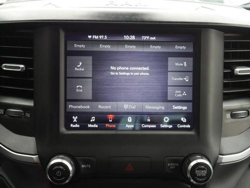 Diamond Black Crystal Pearlcoat 2019 RAM 1500 Big Horn