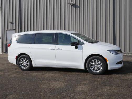 2026 Chrysler Voyager LX
