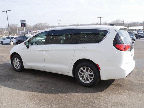 2026 Chrysler Voyager LX
