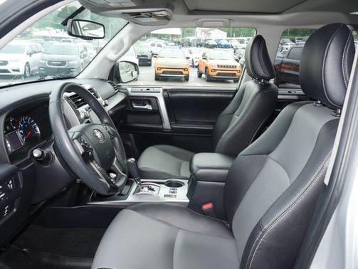 Classic Silver Metallic 2018 Toyota 4Runner SR5 Premium