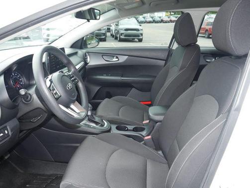 Clear White 2019 Kia Forte LXS