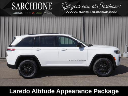 Bright White Clearcoat 2026 Jeep Grand Cherokee Altitude
