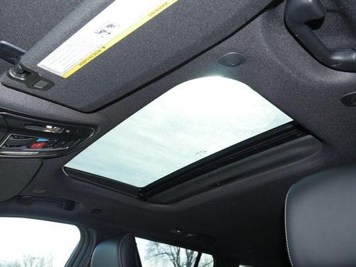 Bright White Clearcoat 2026 Jeep Grand Cherokee Altitude