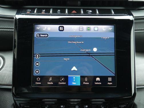 Diamond Black Crystal Pearlcoat 2022 Jeep Grand Cherokee Overland