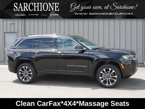 Diamond Black Crystal Pearlcoat 2022 Jeep Grand Cherokee Overland