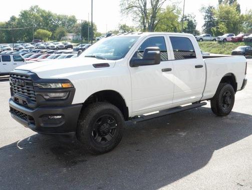 2025 RAM 2500 Tradesman Crew Cab 4x4 6'4' Box