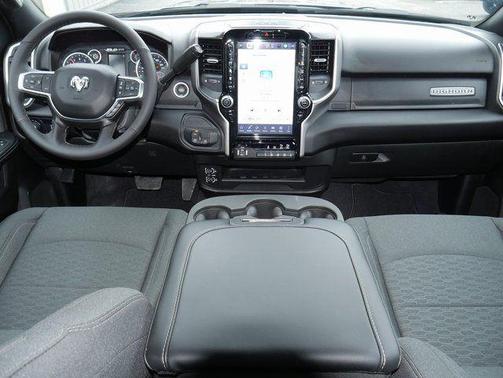 2025 RAM 2500 Big Horn Crew Cab 4x4 6'4' Box