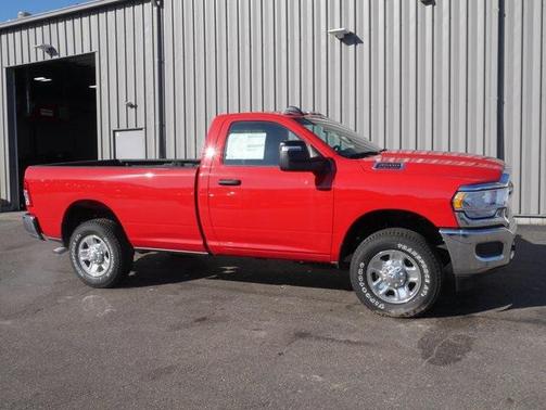 2024 RAM 3500 Tradesman Regular Cab 4x4 8' Box