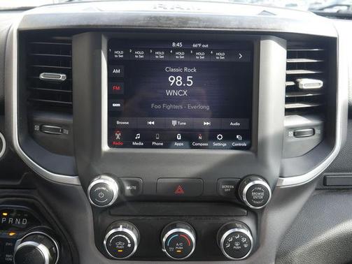 Delmonico Red Pearlcoat 2020 RAM 1500 Big Horn/Lone Star