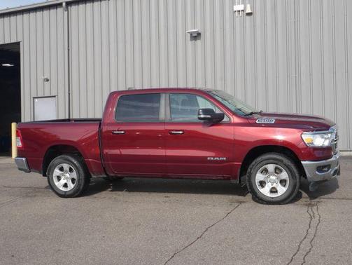 Delmonico Red Pearlcoat 2020 RAM 1500 Big Horn/Lone Star