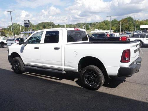 2025 RAM 2500 Tradesman Crew Cab 4x4 6'4' Box