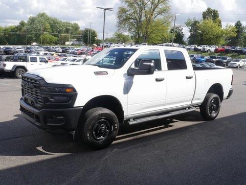 2025 RAM 2500 Tradesman Crew Cab 4x4 6'4' Box