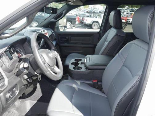 2025 RAM 2500 Tradesman Crew Cab 4x4 6'4' Box