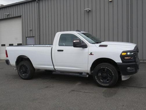 2025 RAM 3500 Tradesman Regular Cab 4x4 8' Box