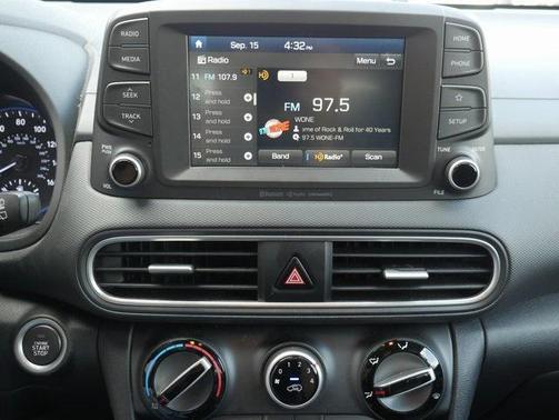 2020 Hyundai KONA SEL