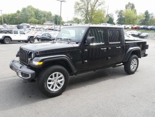 2023 Jeep Gladiator Sport S