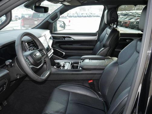 2024 Jeep Wagoneer L Series II Carbide 4x4