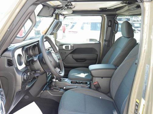 2025 Jeep Gladiator Sport S