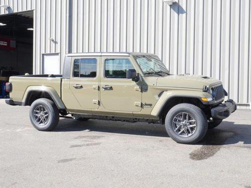 2025 Jeep Gladiator Sport S
