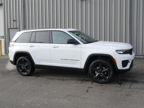 2025 Jeep Grand Cherokee Altitude