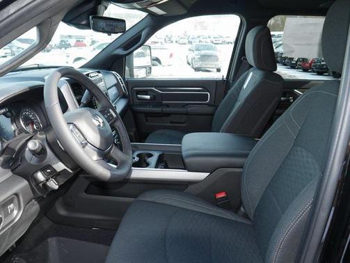 2026 RAM 3500 Big Horn Crew Cab 4x4 8' Box