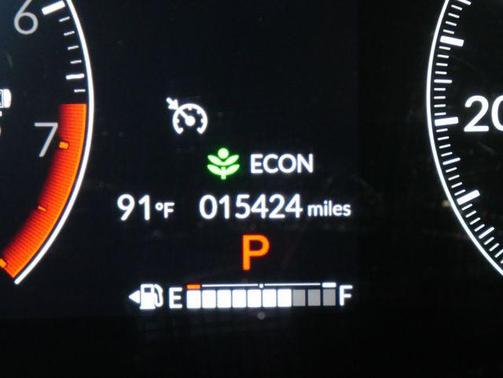 Crystal Black Pearl 2025 Honda HR-V AWD Sport