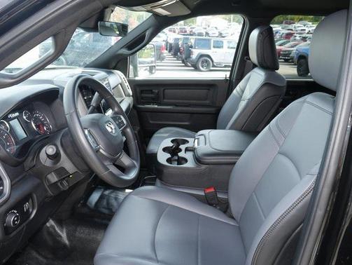 2025 RAM 2500 Tradesman Crew Cab 4x4 8' Box