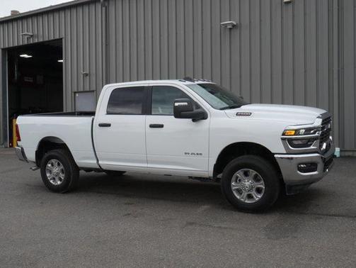 2025 RAM 2500 Big Horn Crew Cab 4x4 6'4' Box
