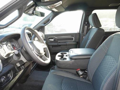 2025 RAM 2500 Big Horn Crew Cab 4x4 6'4' Box