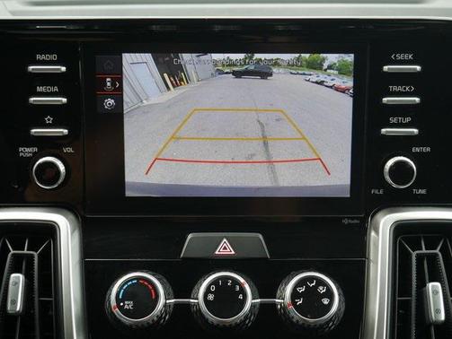 2022 Kia Sorento LX