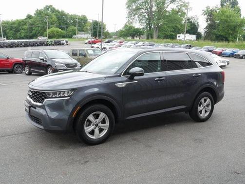 2022 Kia Sorento LX