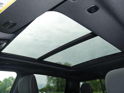 Granite Crystal Metallic Clearcoat 2026 RAM 1500 Big Horn/Lone Star