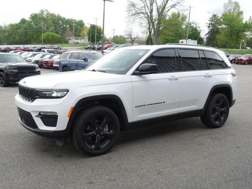 Bright White Clearcoat 2024 Jeep Grand Cherokee Limited