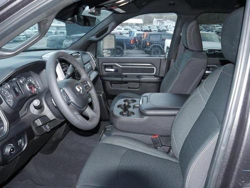 2025 RAM 2500 Big Horn Crew Cab 4x4 6'4' Box