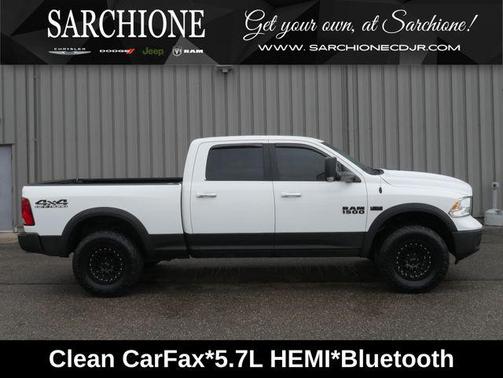 Bright White Clearcoat 2017 RAM 1500 SLT