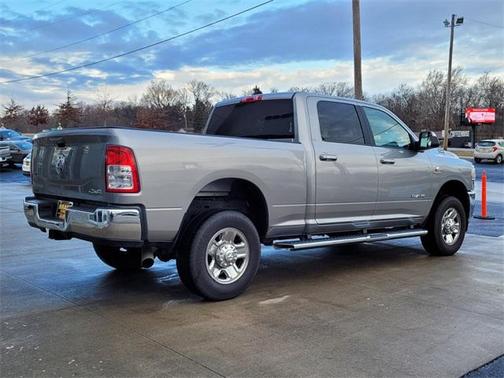 2020 RAM 2500 Big Horn Crew Cab 4X4 6'4' Box