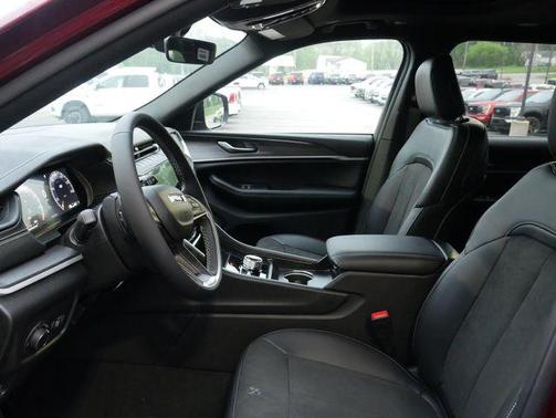 Velvet Red Pearlcoat 2026 Jeep Grand Cherokee L Altitude