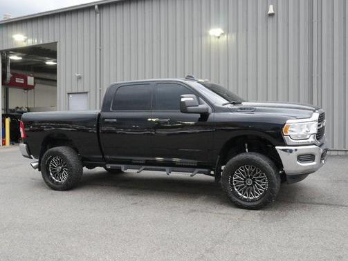 2023 RAM 2500 Big Horn Crew Cab 4x4 6'4' Box