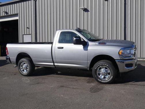 2024 RAM 3500 Tradesman Regular Cab 4x4 8' Box