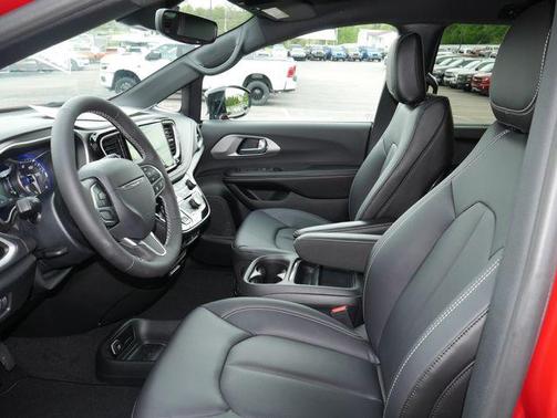 Pr6 2027 Chrysler Pacifica L