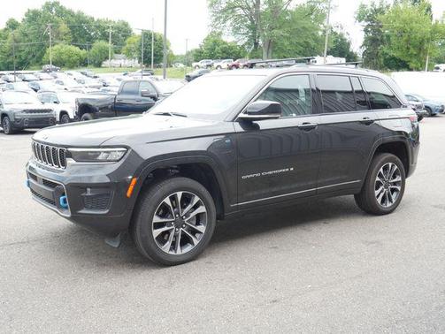 Rocky Mountain Pearlcoat 2023 Jeep Grand Cherokee 4xe Overland