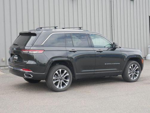 Rocky Mountain Pearlcoat 2023 Jeep Grand Cherokee 4xe Overland