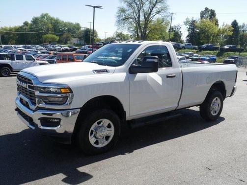 2025 RAM 2500 Tradesman Regular Cab 4x4 8' Box