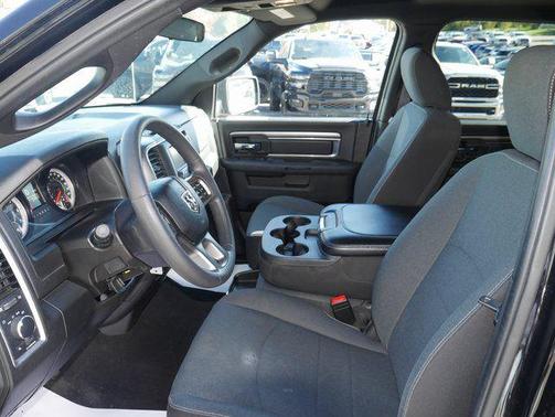 2024 RAM 1500 Classic Warlock Crew Cab 4x4 5'7' Box