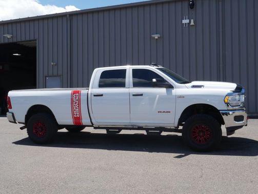 Bright White Clearcoat 2021 RAM 2500 Tradesman Crew Cab 4x4 8' Box