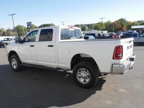 2025 RAM 2500 Tradesman Crew Cab 4x4 6'4' Box