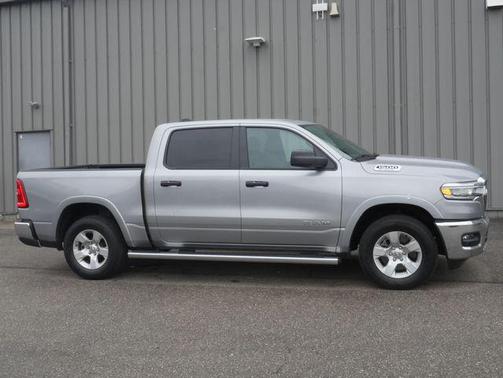 Billet Silver Metallic Clearcoat 2025 RAM 1500 Big Horn/Lone Star
