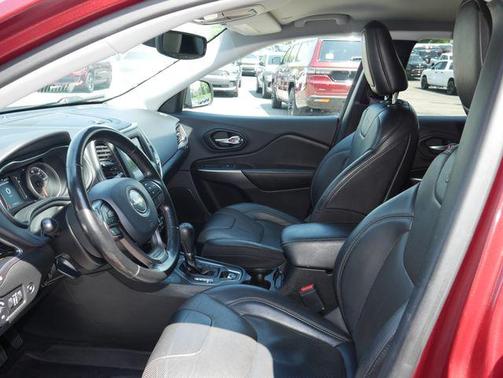 Velvet Red Pearlcoat 2020 Jeep Cherokee Latitude Lux