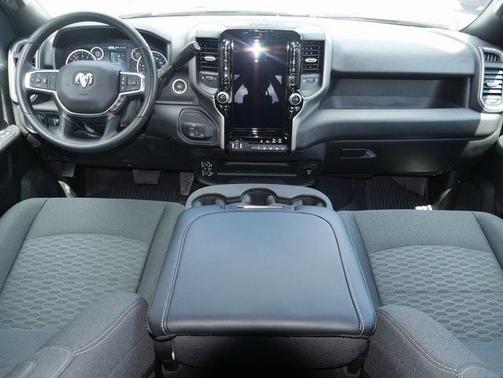 2025 RAM 2500 Tradesman Crew Cab 4x4 8' Box