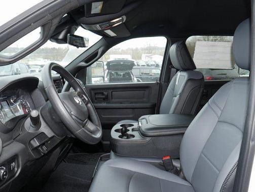 2025 RAM 2500 Tradesman Crew Cab 4x4 6'4' Box